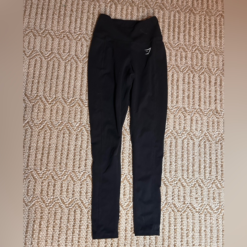 Gymshark black size small leggings with pockets